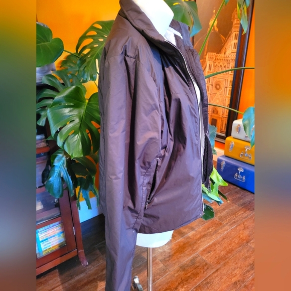 Merrell Lightweight Jacket - Picture 5 of 8